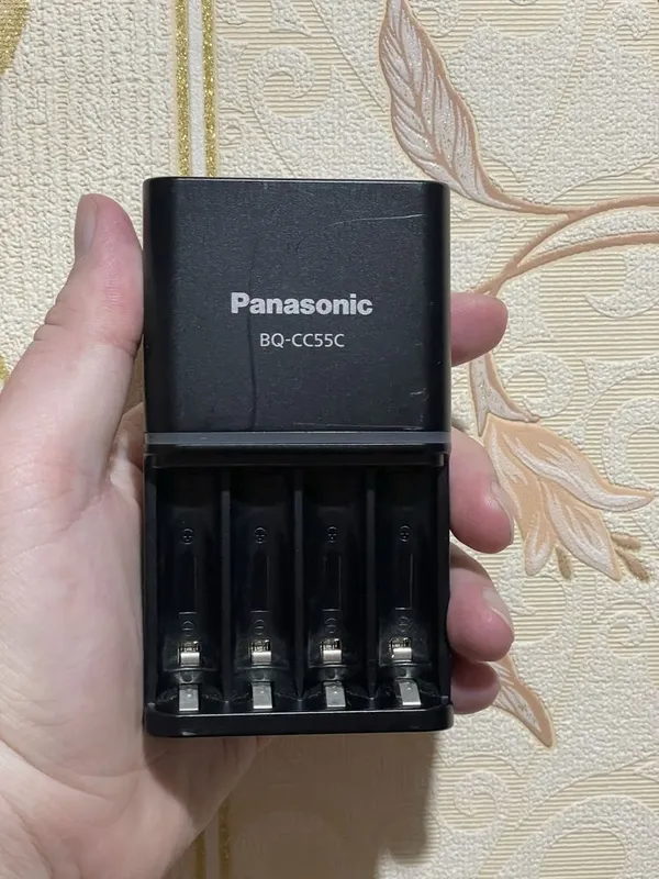 Зарадник и боторейки от Panasonic BQ-CC55C