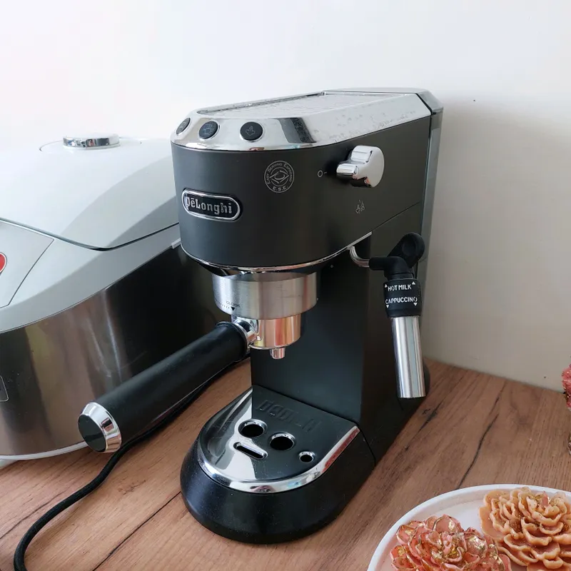 Кофемашина DeLonghi EC685 рожковая.