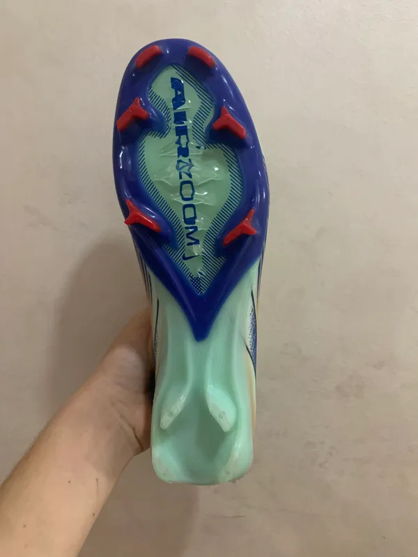 BUTSI NIKE 2