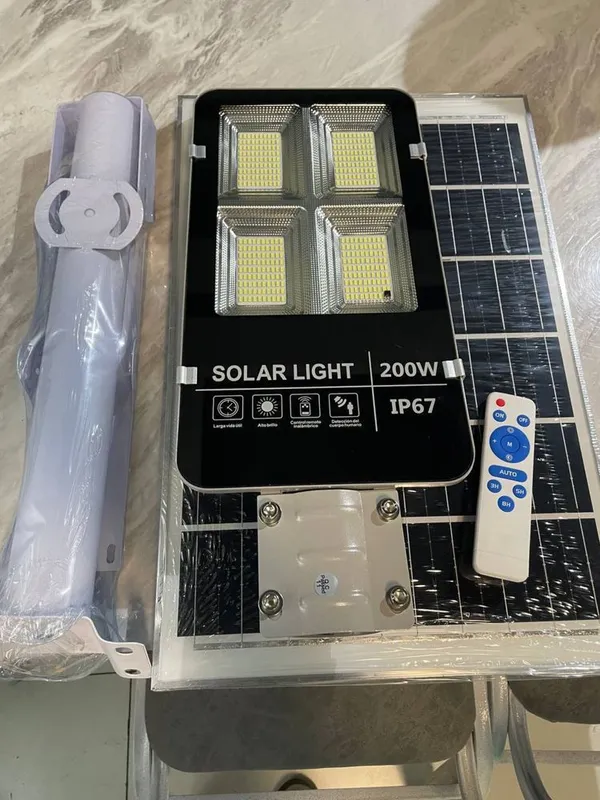 Led solar svitilnik 200w Led solar svitilnik 200w