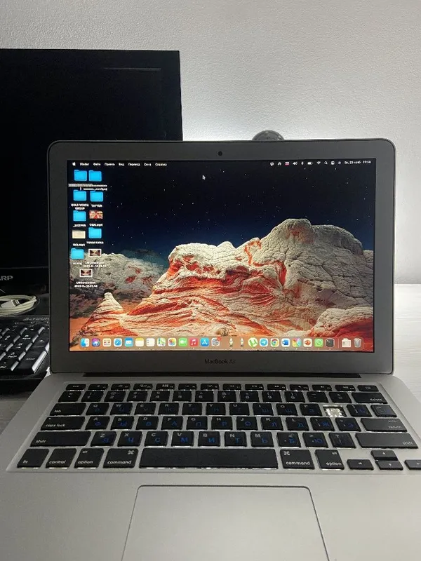 Продам MacBook Air 13" (Core i5, 256GB SSD, Big Sur) —Готов к работе — фото 1