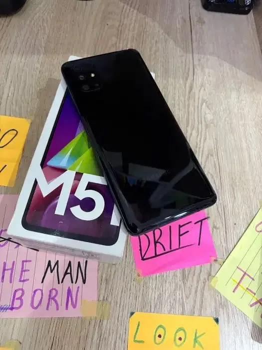 Samsung M51 srochno