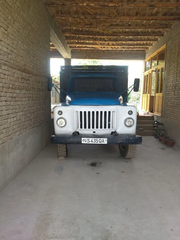 Gaz 53 sotiladi.