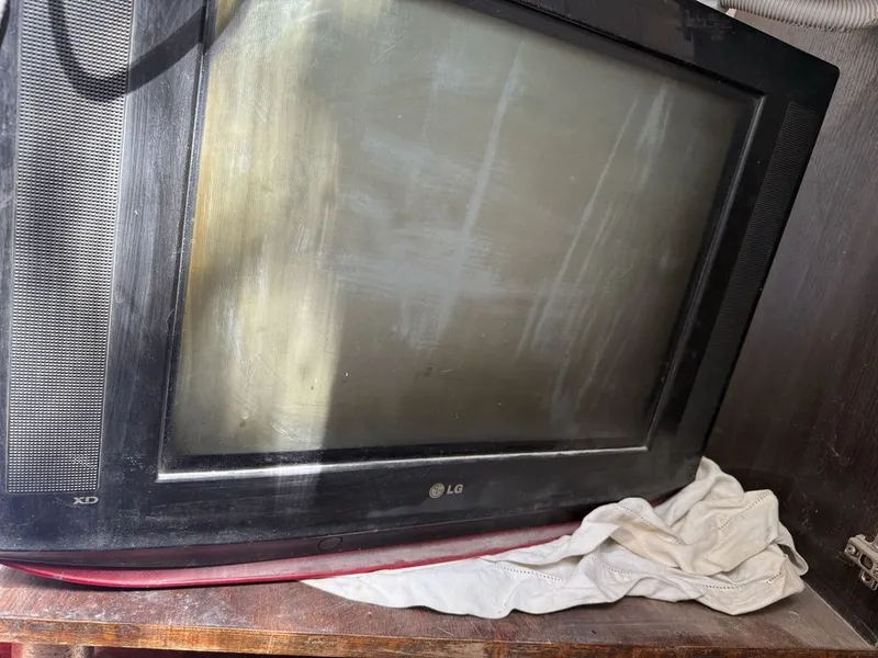 Телевизор цветной LG 2