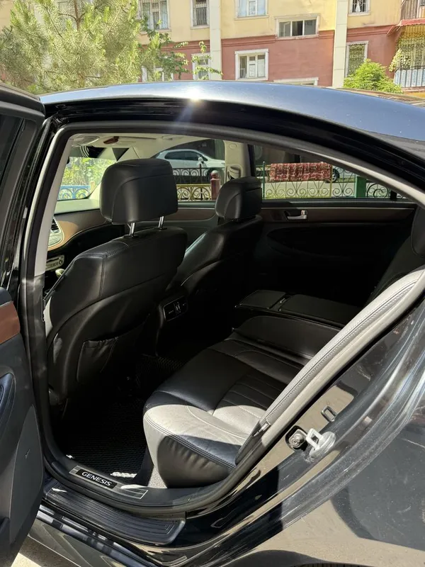 Genesis 3.8 Atmo V6 Mator Luxury Korean Car — фото 5