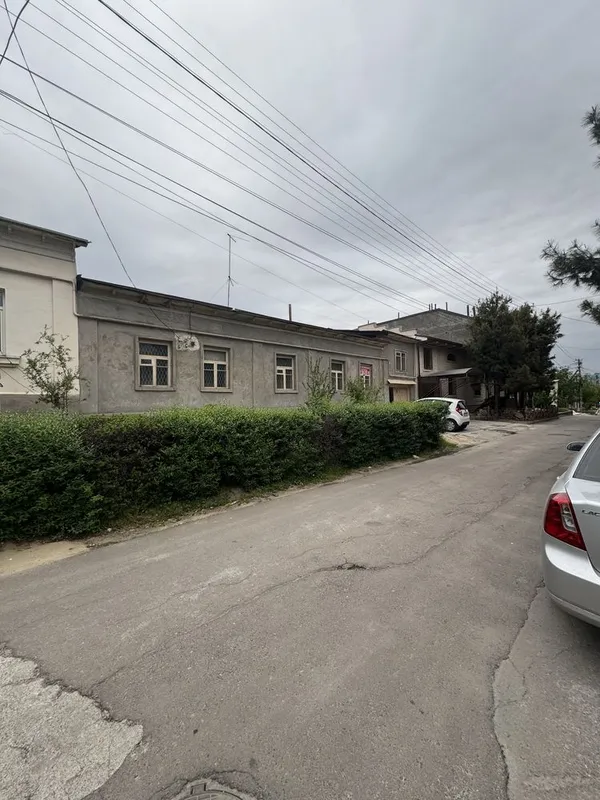 Срочно!!! Продается Орр: Бирлик Саккокий 5,5 соток Фасад 18,5*30