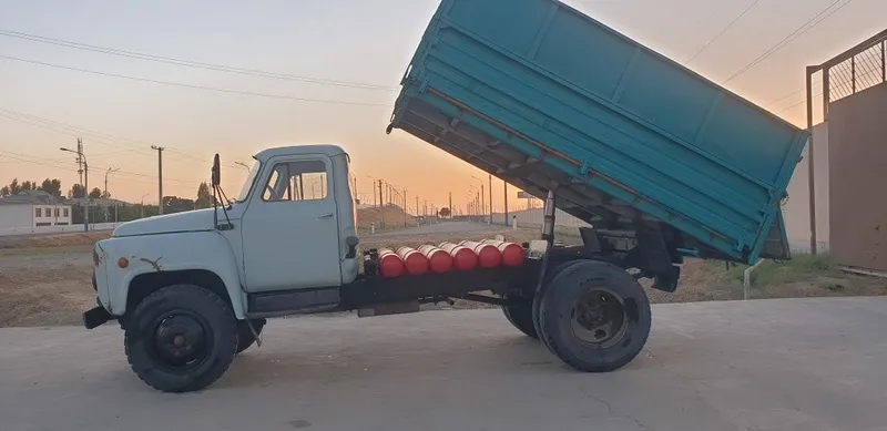 Yirib turgan mashina 4 Yirib turgan mashina 4