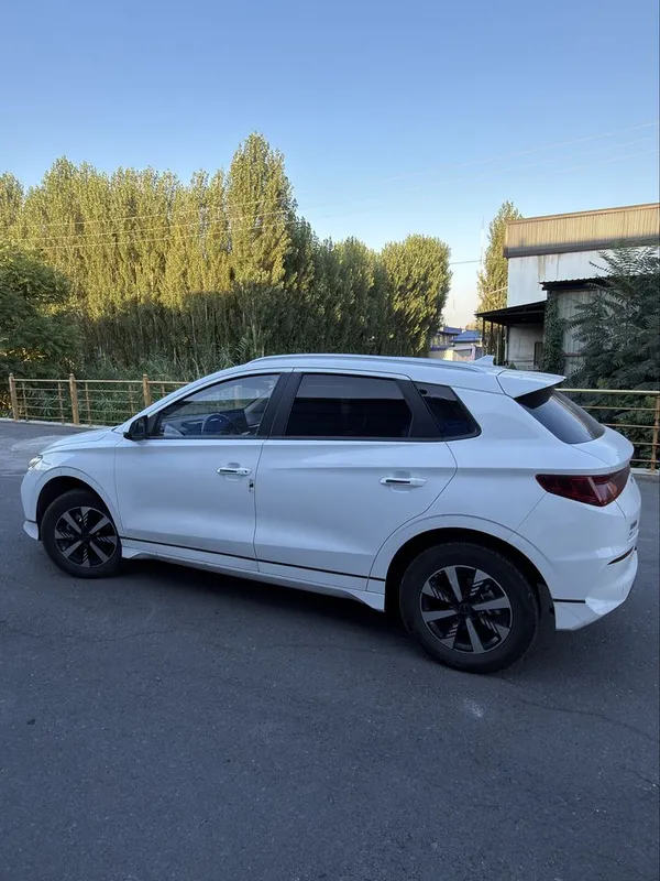 Сотилади BYD E2 нархи орзон 2