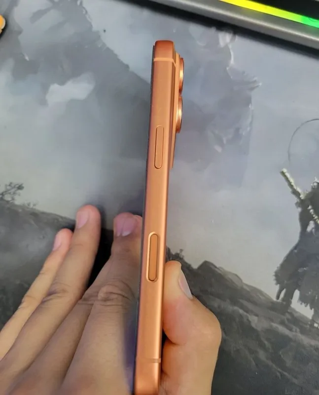 Продаётся iPhone 17 Pro 4 Продаётся iPhone 17 Pro 4