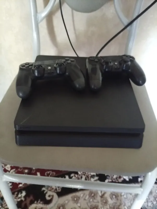 PS 4