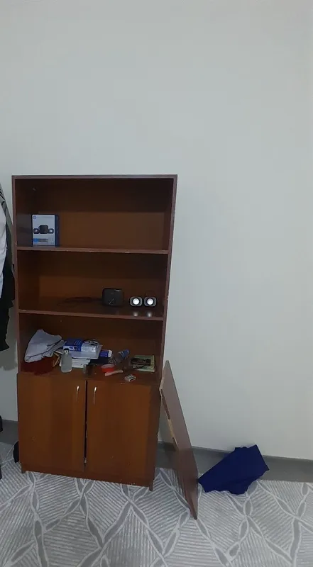 Книжный шкаф сотилади 1