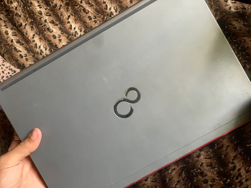 fujitsi core i5
