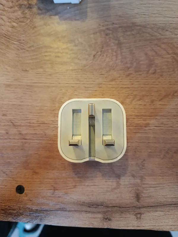 iPhone Galovka sotiladi 3
