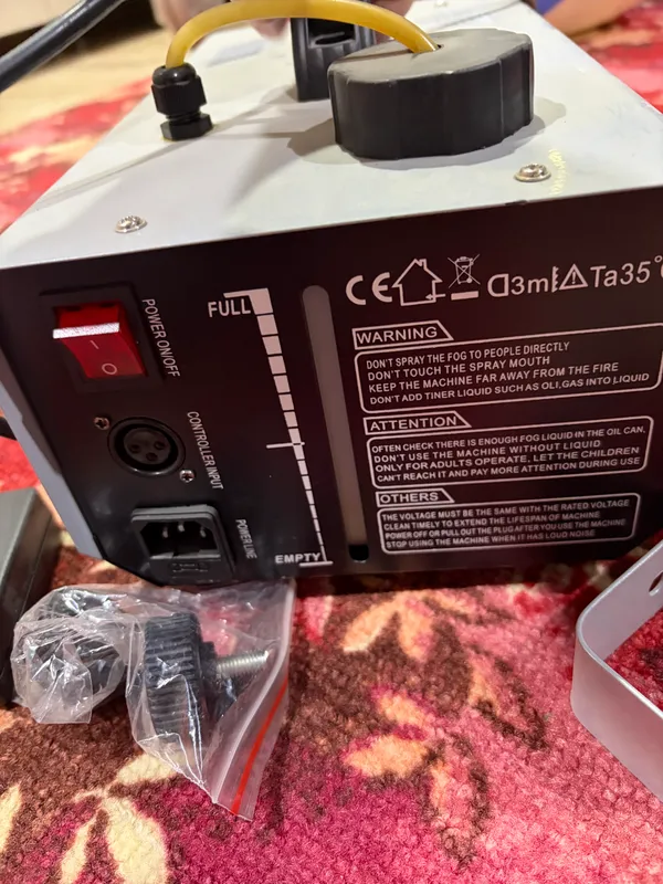Продам дым-машину FM-1200 LED Полный комплект 4