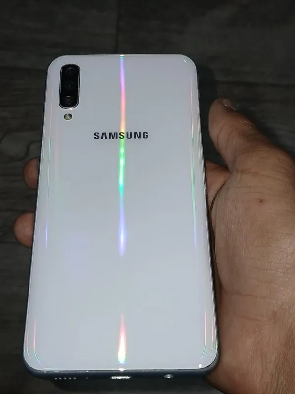 Samsung a50 4/64 holati alo
