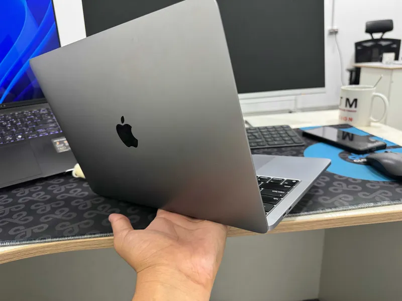 MacBook Pro M1, 16 / 512 GB, 81% yomkost, 13.3 inch. 4