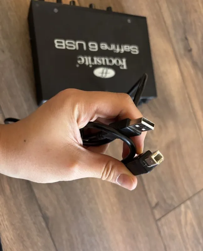 Ovoz kartasi, unga kabeli bilan 5 Ovoz kartasi, unga kabeli bilan 5