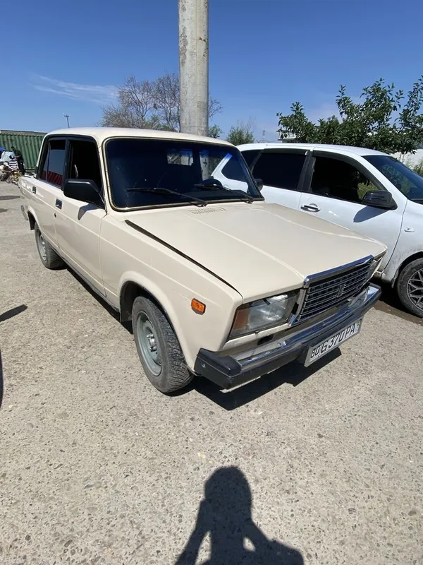 Lada jiguli 05 sotiladi