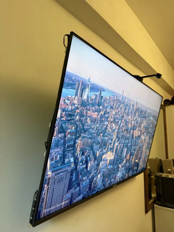 Телевизор PREMIER Smart TV — фото 1
