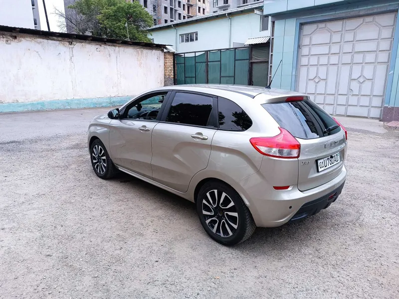 Обмен Lada Xray 2018 года автомат коробка (робот) на метане — фото 3
