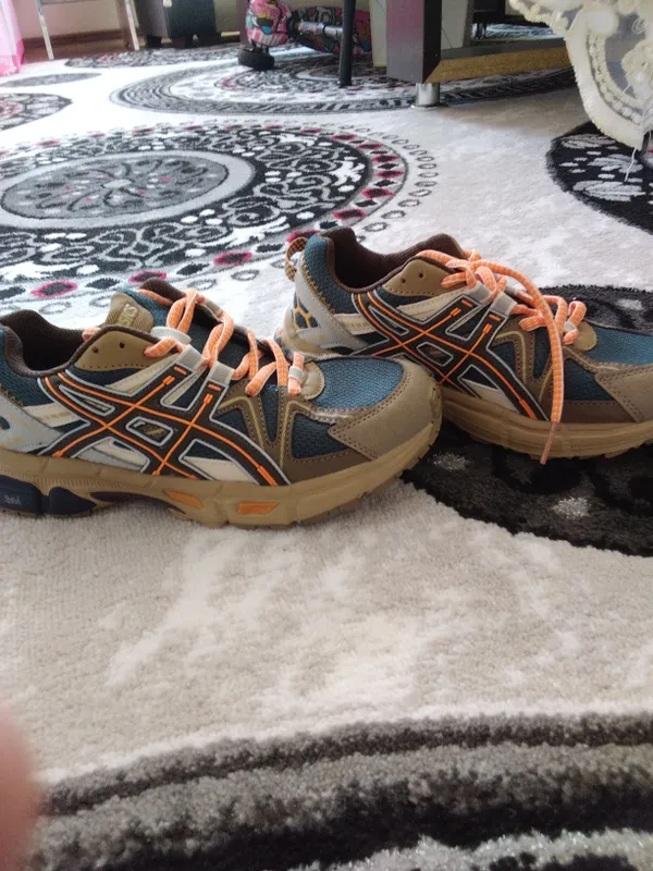 кроссовки asics оригинальные валохи кийилмаган