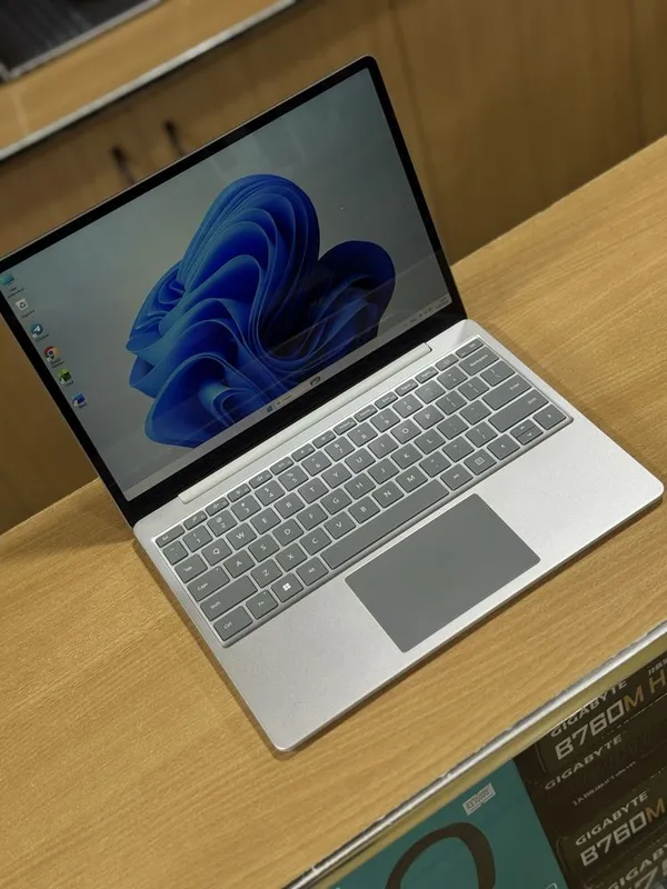 Windows Surface Go 2 Ideal xolatda 2 Windows Surface Go 2 Ideal xolatda 2