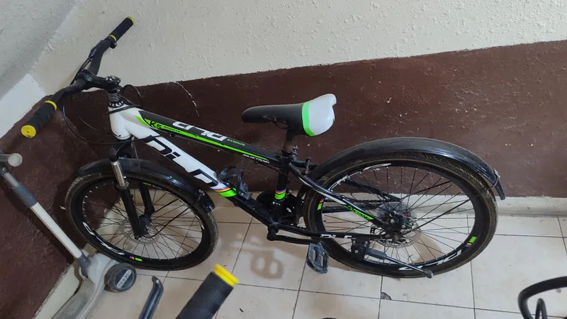 Srochna sotiladi 1 Srochna sotiladi 1