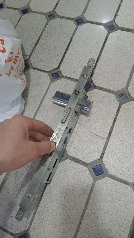 Zamok ochish zamok ustasi Qulf Ochilish Xizmat Вскрытие замок дверей и