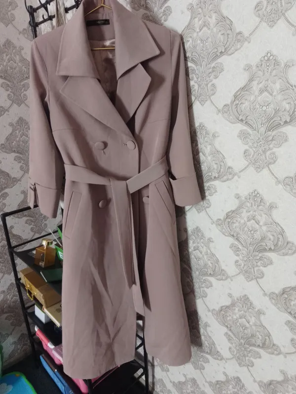 plash kuzgi ayollar uchun yangi razmer 46-48 2 plash kuzgi ayollar uchun yangi razmer 46-48 2