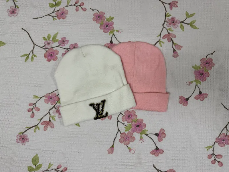 Ayollar uchun shapka 2 tasi 50.000
