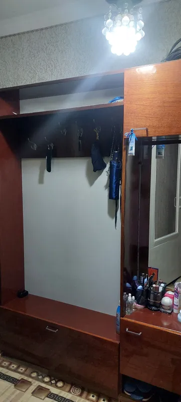 Kirish yo‘lak mebeli sotiladi 2