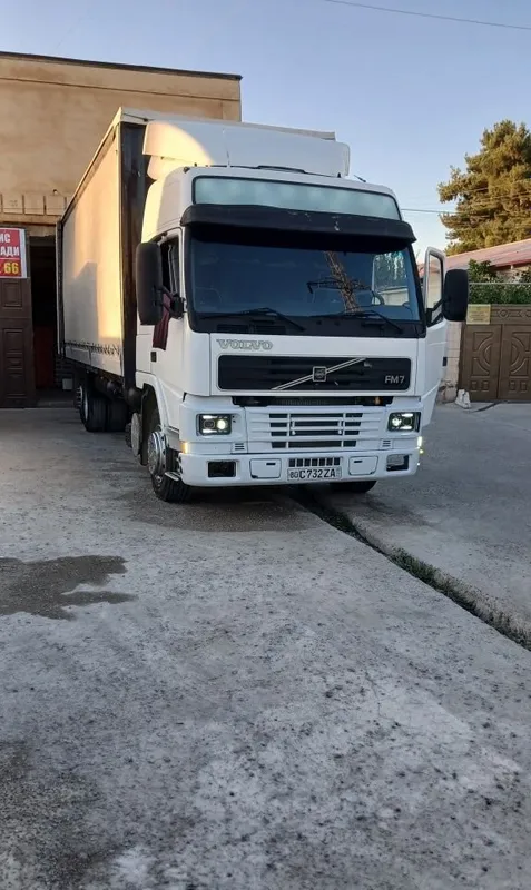 Volvo 2000 года, 64 куба, двигатель V8, продаётся, на ходу 5
