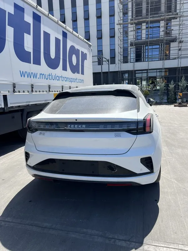 Zeekr 001 Ultra 2026 без пробег 3