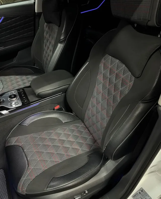 Hongqi HS5 5 Hongqi HS5 5