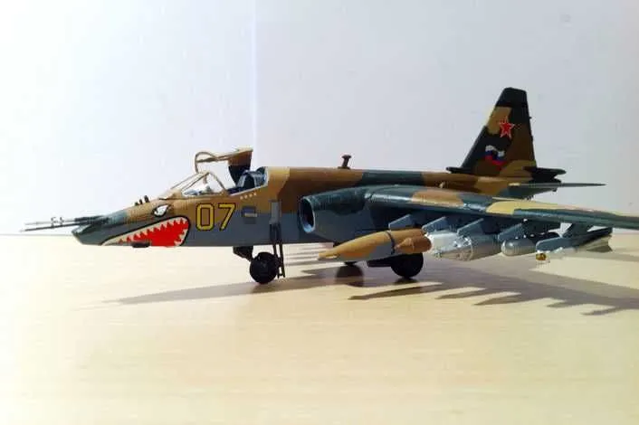 Сборная модель самолета Су-25 (Звезда, 1/72) — фото 3