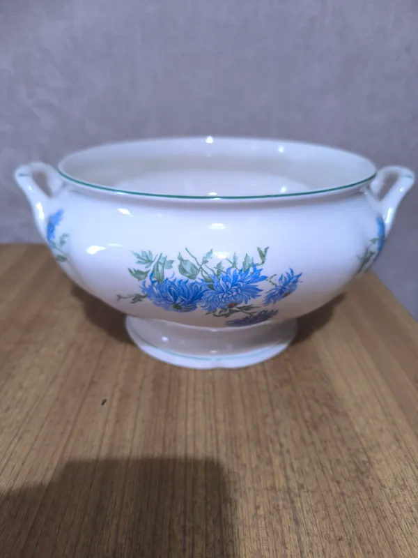 Винтажная фарфоровая супница (СССР) Винтажная фарфоровая супница (СССР)