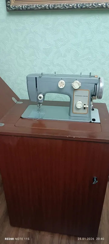 Продаю швейную машинку Чайка М 412 Продаю швейную машинку Чайка М 412