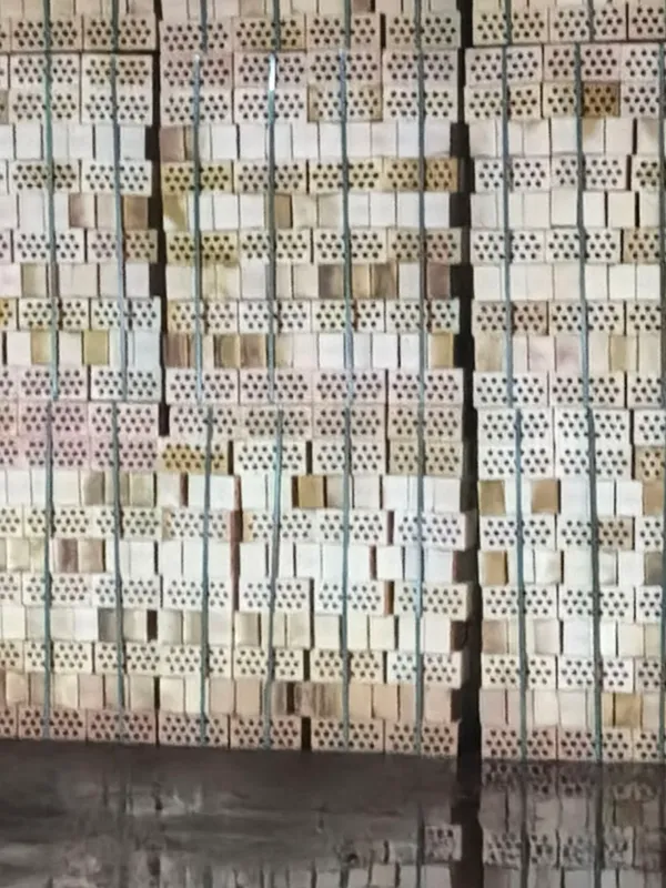 Продаётся кирпич, цена 1250 сум, есть доставка 1