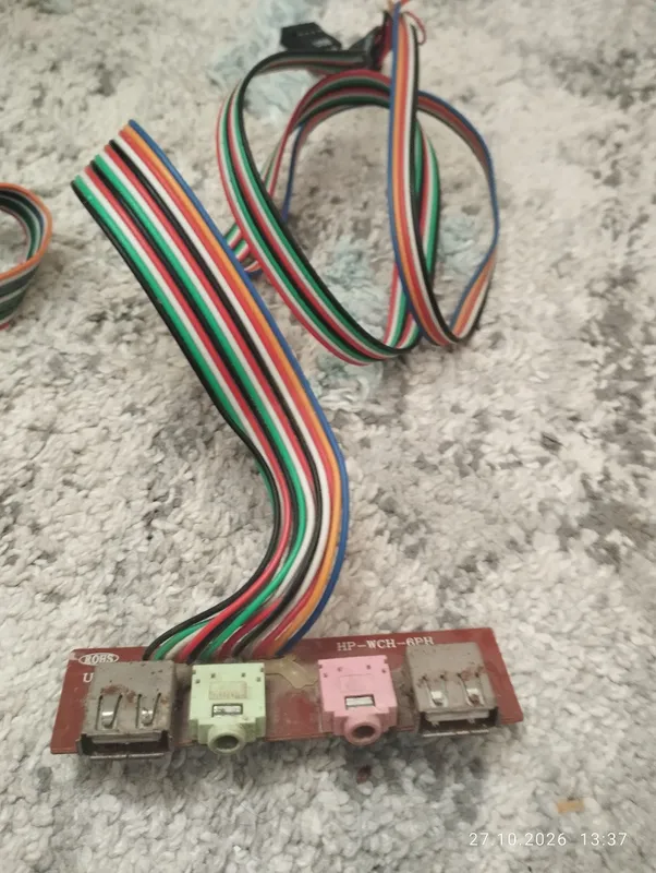 Плата с USB и звуковыми разъемами для компьютера 3