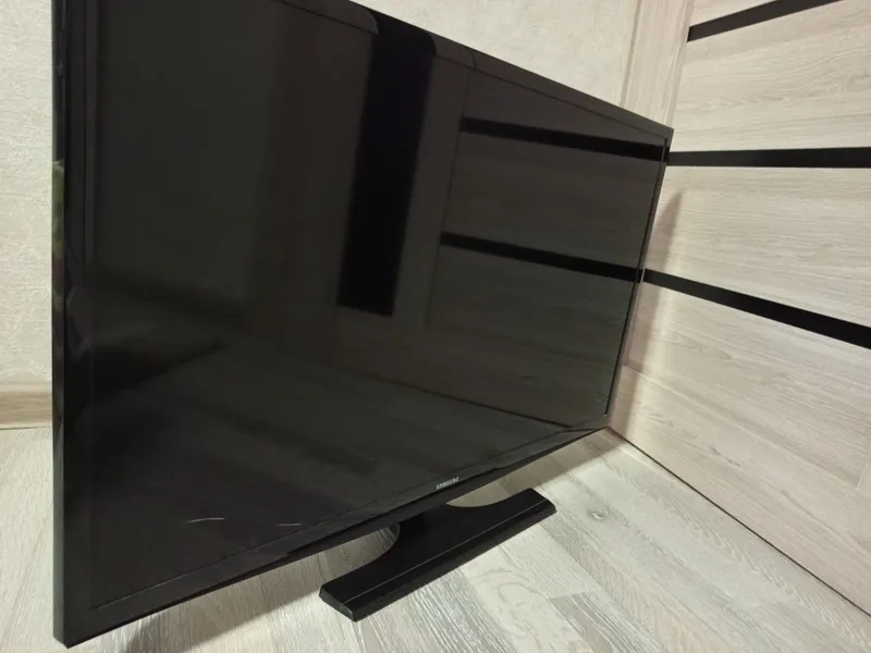 СРОЧНО Продам телевизор Samsung 32"