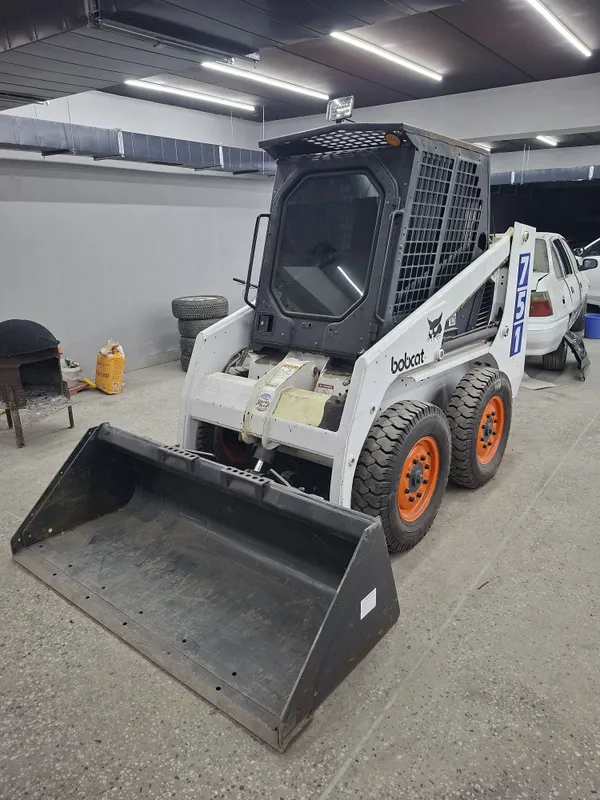 Мини погрузчика Бобкат Bobcat — фото 1
