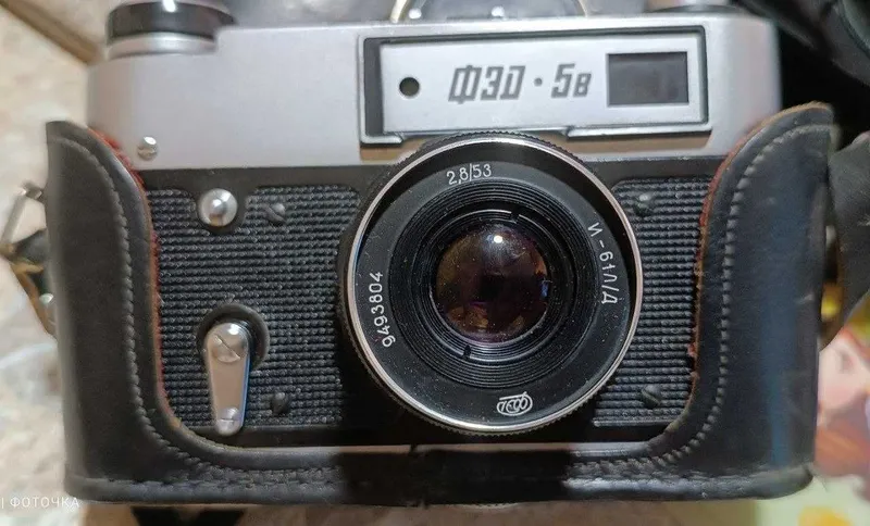 ФЭД-5В фотоаппарат, фотоэкспонометр «Ленинград-7», штатив 7