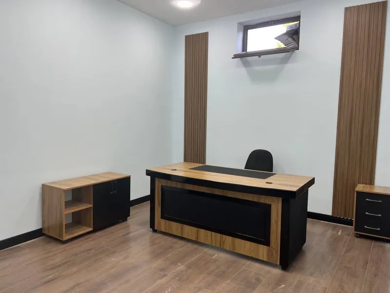 Срочно Недорогой Офис внутри махали