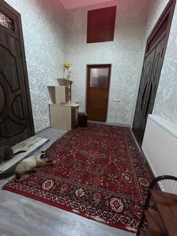 Ijaraga Uy OXU ga yaqin Student qizlaga beriladi