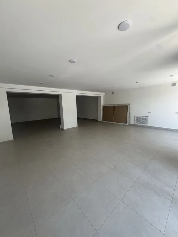 110 m2 yarim podvalli, yangi remontdan chiqqan joy ijaraga beriladi. 2