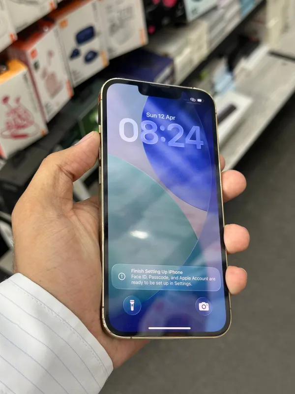 iPhone 13 pro Gold — фото 3