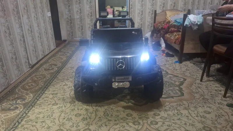 Двухместный Мерседес-бенз ROAD AMG! 4X4