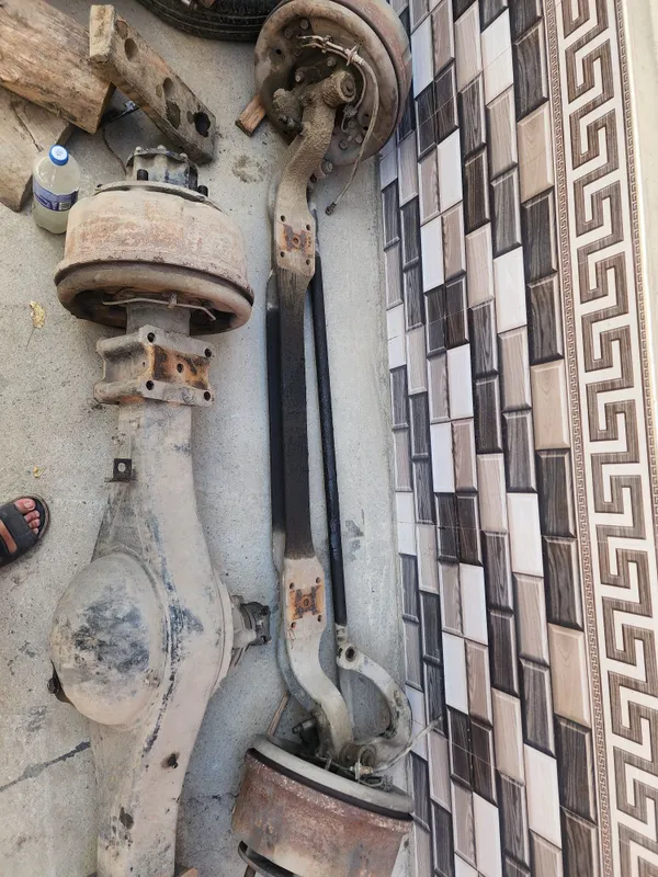 Isuzu aftobus balka zadnimos karobka 2 Isuzu aftobus balka zadnimos karobka 2