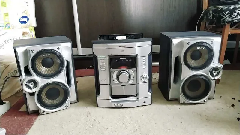 НЕДОРОГО! музыкальный центр Sony MHC-RV22 120 Вт. — фото 1