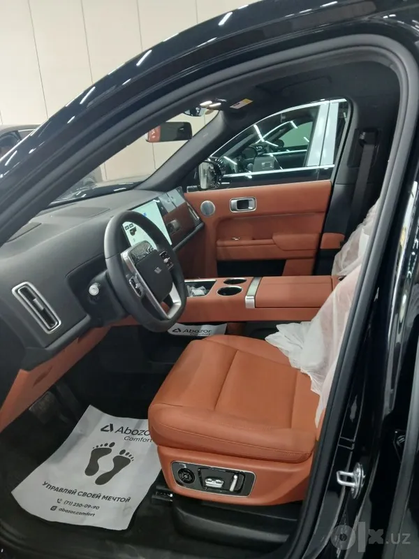 Официальный автосалон Li Auto 3 Официальный автосалон Li Auto 3